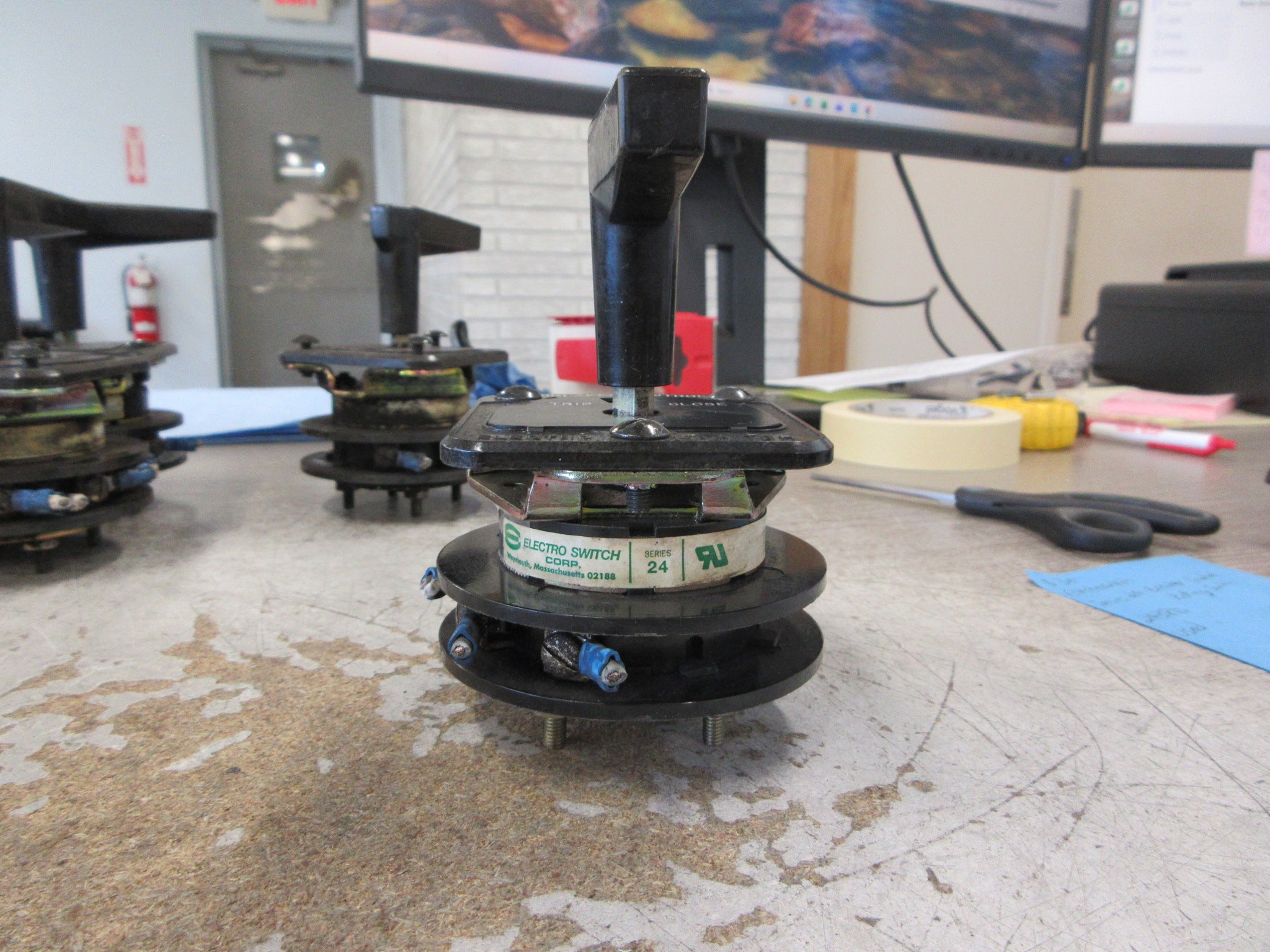 Electroswitch Series 24 Breaker Control Rotary Switch 2438D Used