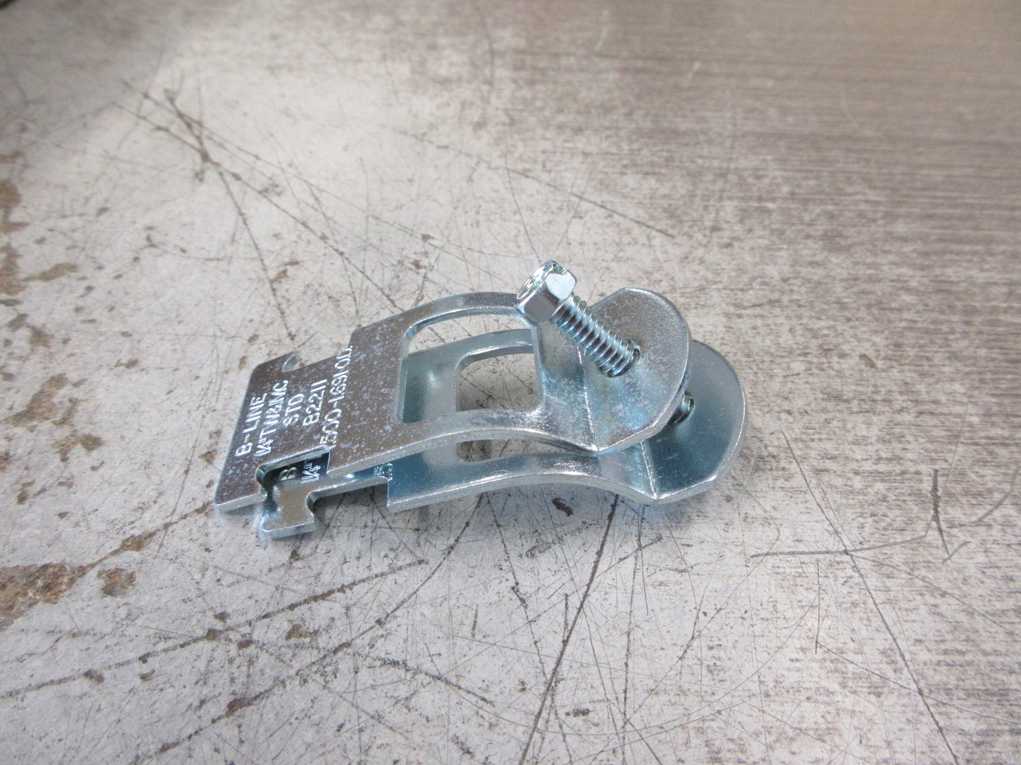 Cooper B-Line Multi-Grip Pipe Clamp B2211PA ZN (1 1/4) Size: 1 1/4 New Surplus