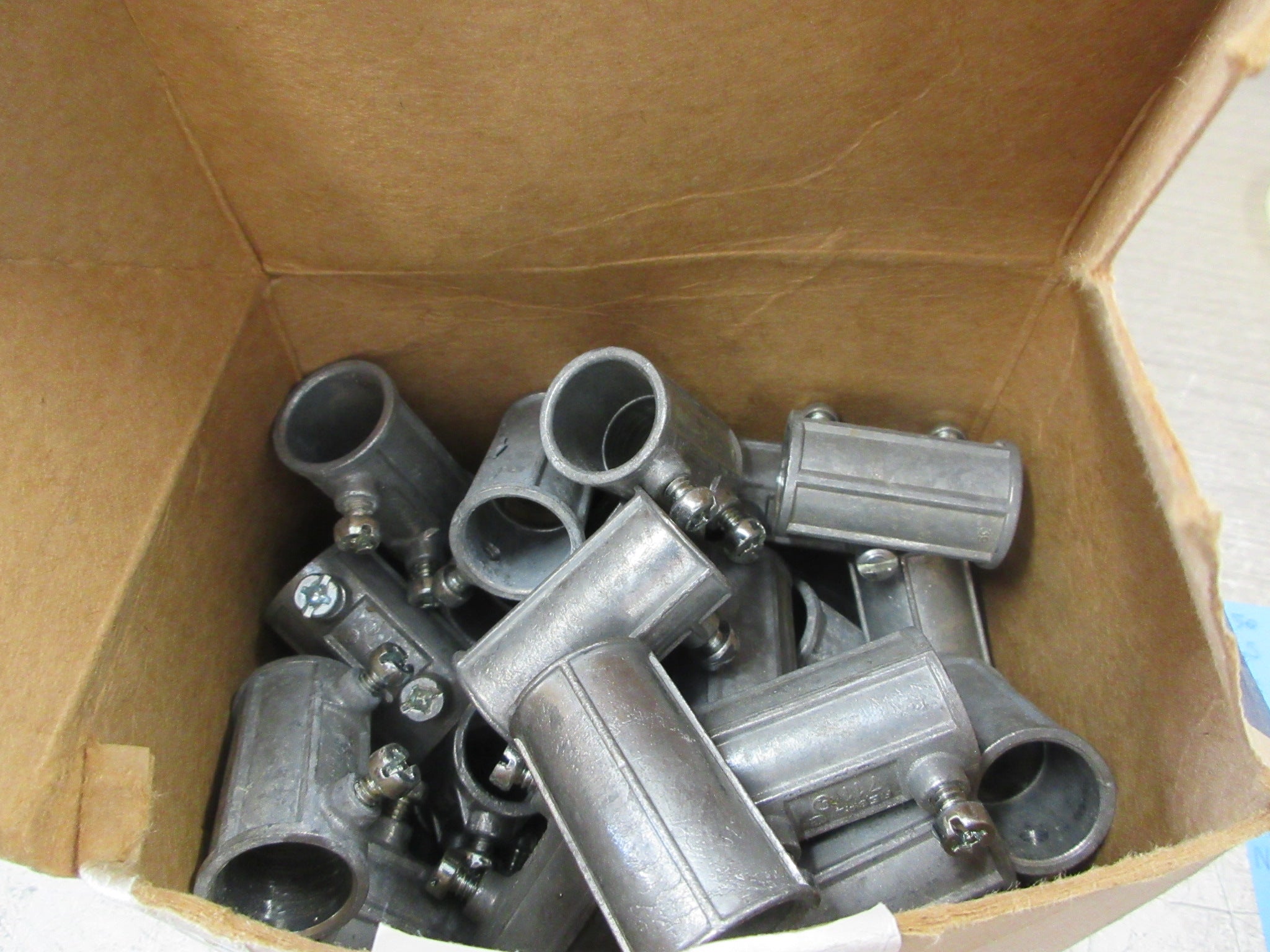 EGS NEER Set-Screw EMT Couplings TC-511 1/2" *Box of 50* New Surplus