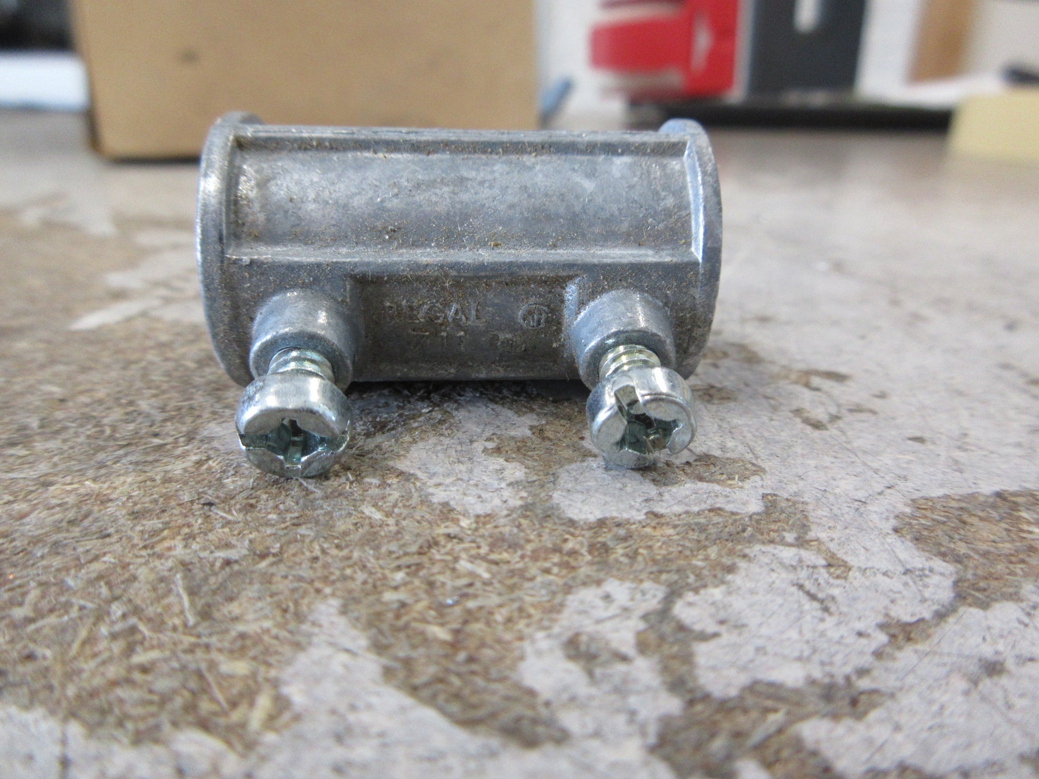 EGS NEER Set-Screw EMT Couplings TC-511 1/2" *Box of 50* New Surplus