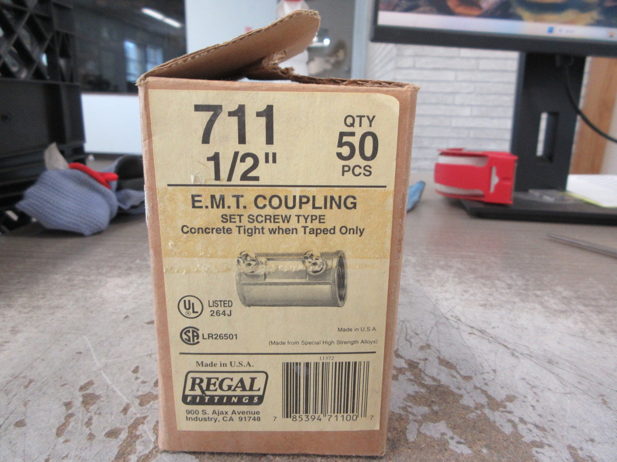 Regal EMT Set Screw Coupling 711 1/2" *Box of 50* New Surplus