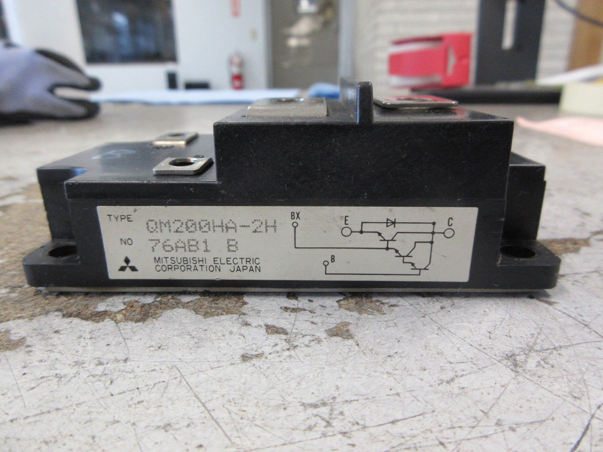 Mitsubishi Transistor module QM200HA-2H 200A 1000V Used
