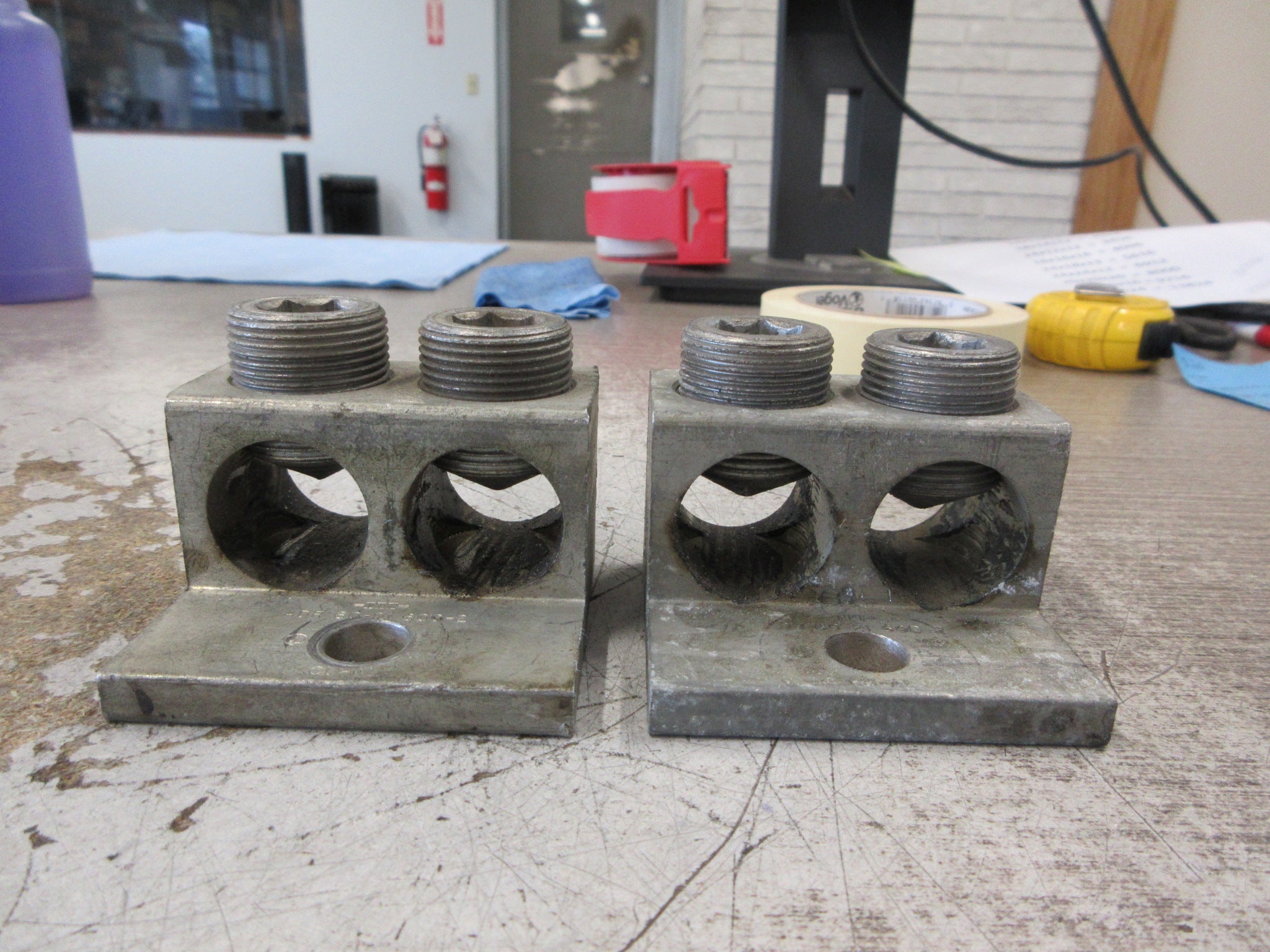 ITT Mechanical Lug ADR 60-21 600-2 *Lot of 2* Used