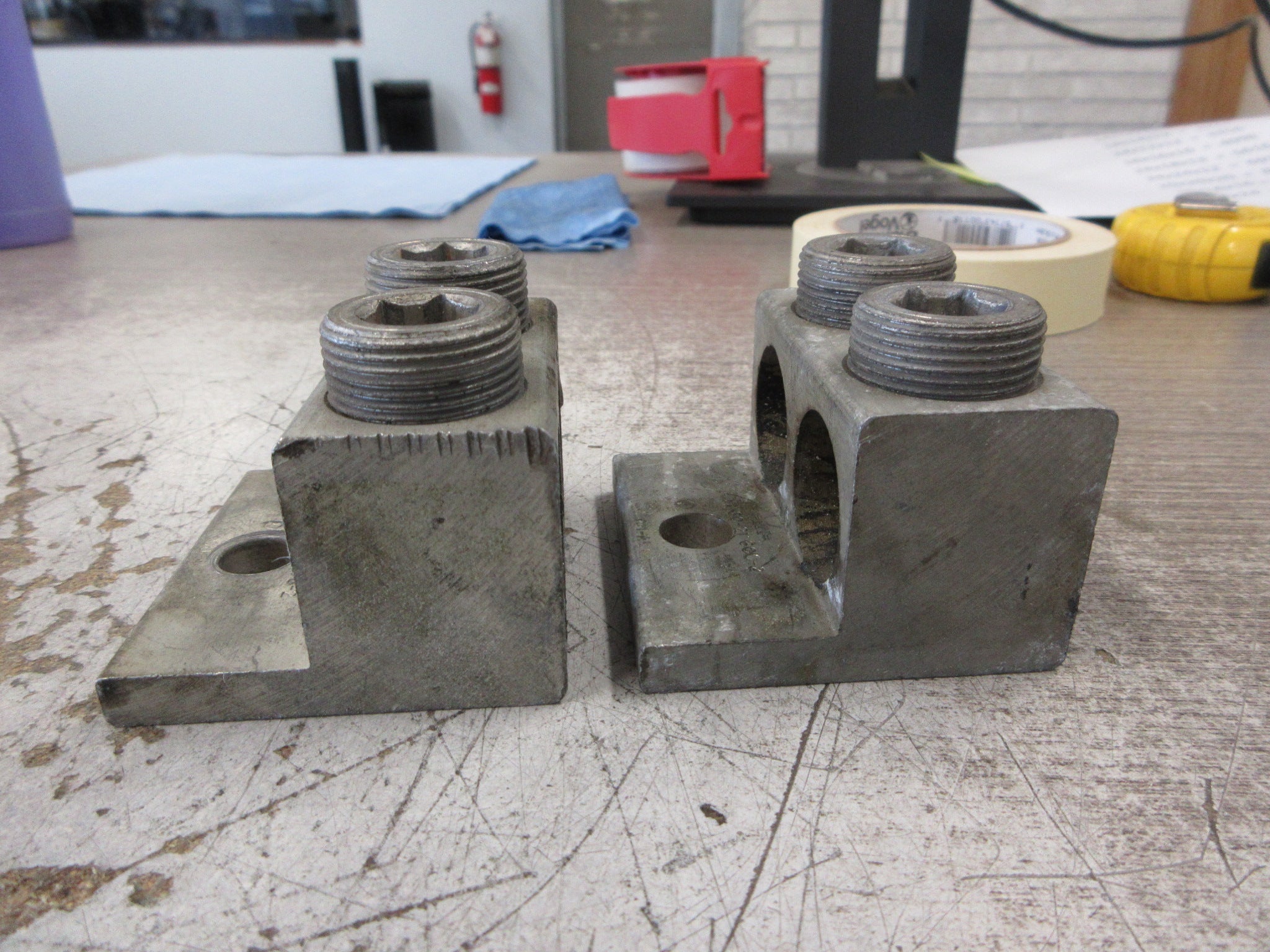 ITT Mechanical Lug ADR 60-21 600-2 *Lot of 2* Used