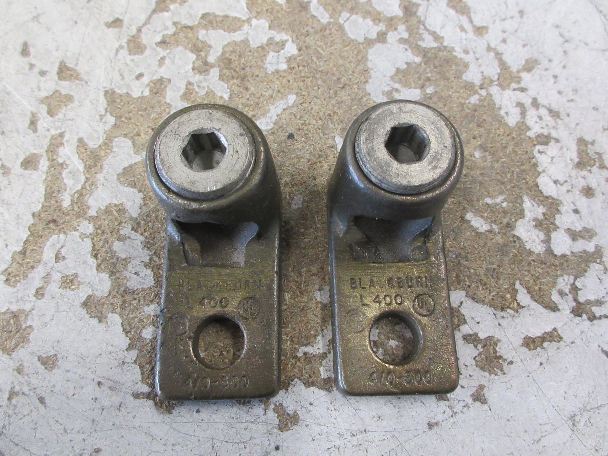 Blackburn Mechanical Lug L400 4/0-500 *Lot of 2* Used
