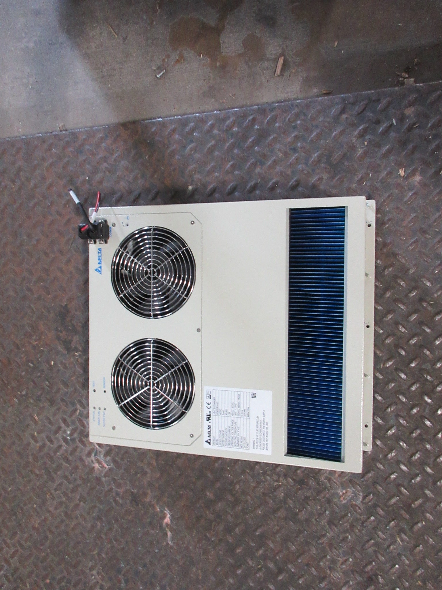 Delta Heat Exchanger HEX050PA-003 48VDC 1.44A Cooling: 45 W/K Used