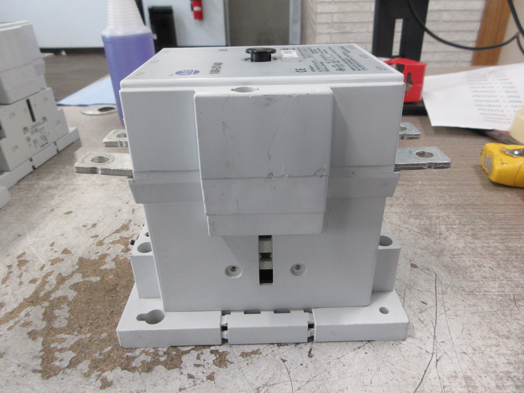 Allen-Bradley Contactor 100-D140 208-277V Coil 140A 600V Used