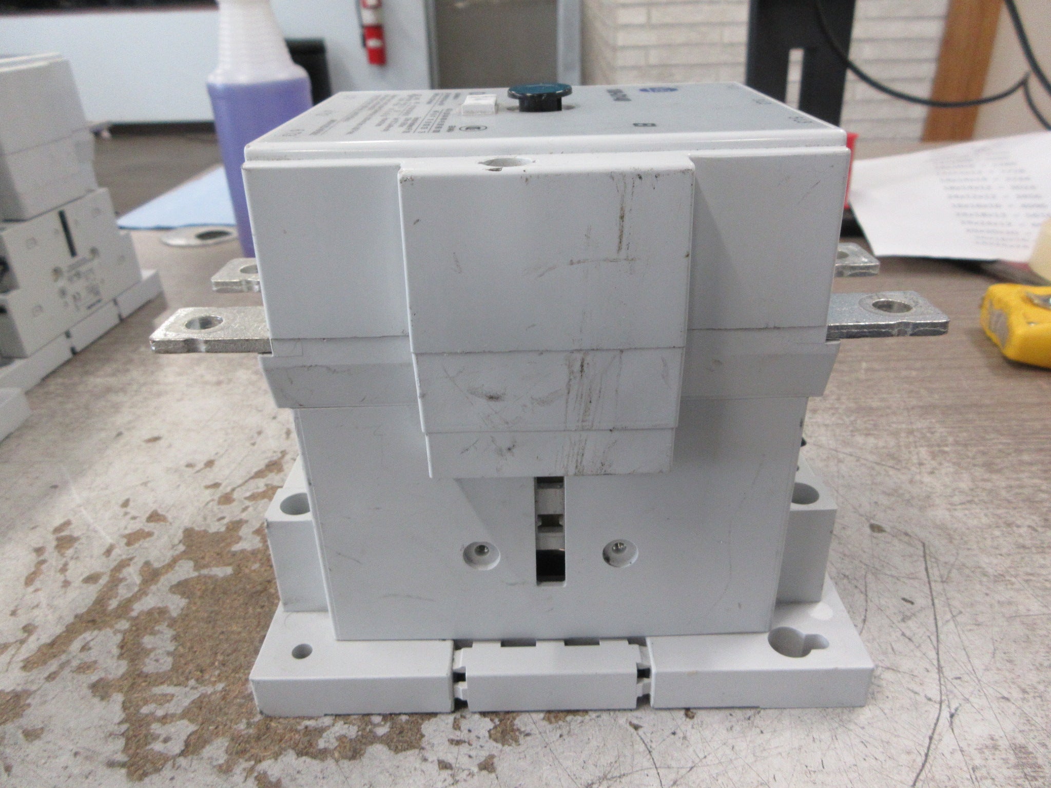 Allen-Bradley Contactor 100-D140 208-277V Coil 140A 600V Used