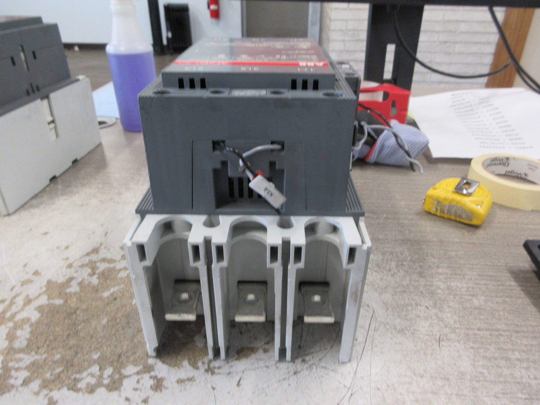 ABB Contactor AF260-30 20-60VDC Coil 350A 600V (1) Aux Contact Used