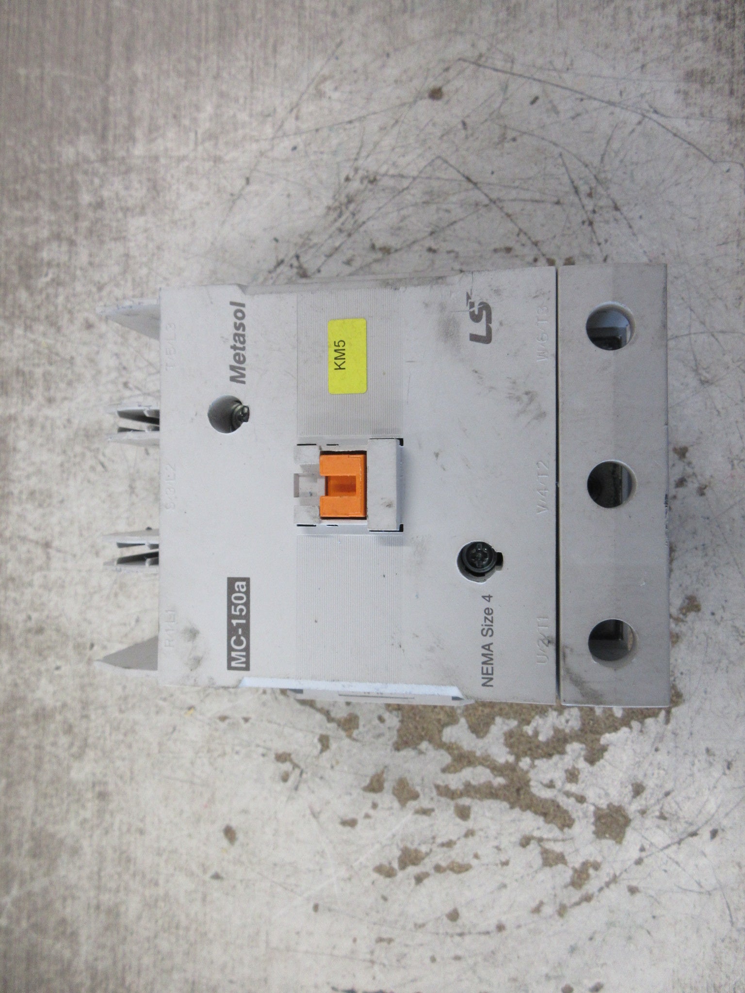 LS Metasol Size 4 Contactor MC-150a 24VDC Coil 250A 600V (2) Aux Contacts Used