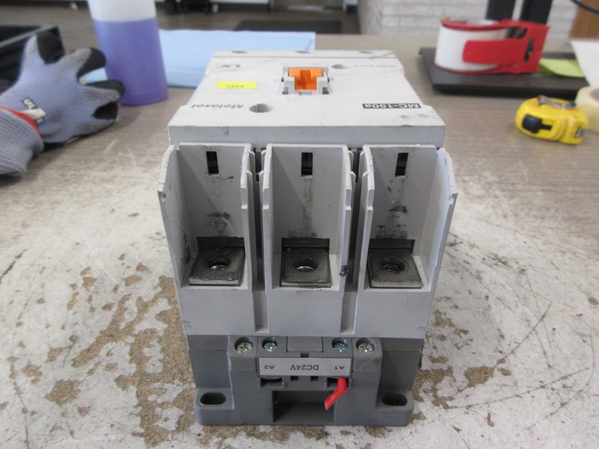 LS Metasol Size 4 Contactor MC-150a 24VDC Coil 250A 600V (2) Aux Contacts Used