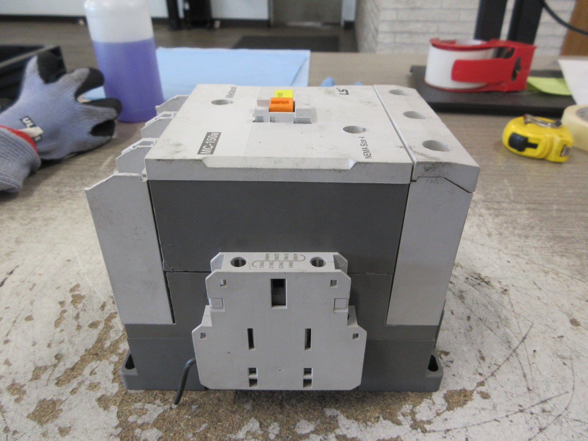 LS Metasol Size 4 Contactor MC-150a 24VDC Coil 250A 600V (2) Aux Contacts Used