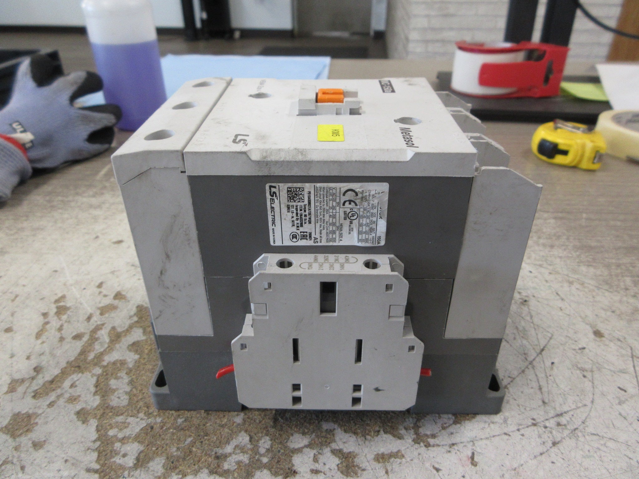LS Metasol Size 4 Contactor MC-150a 24VDC Coil 250A 600V (2) Aux Contacts Used