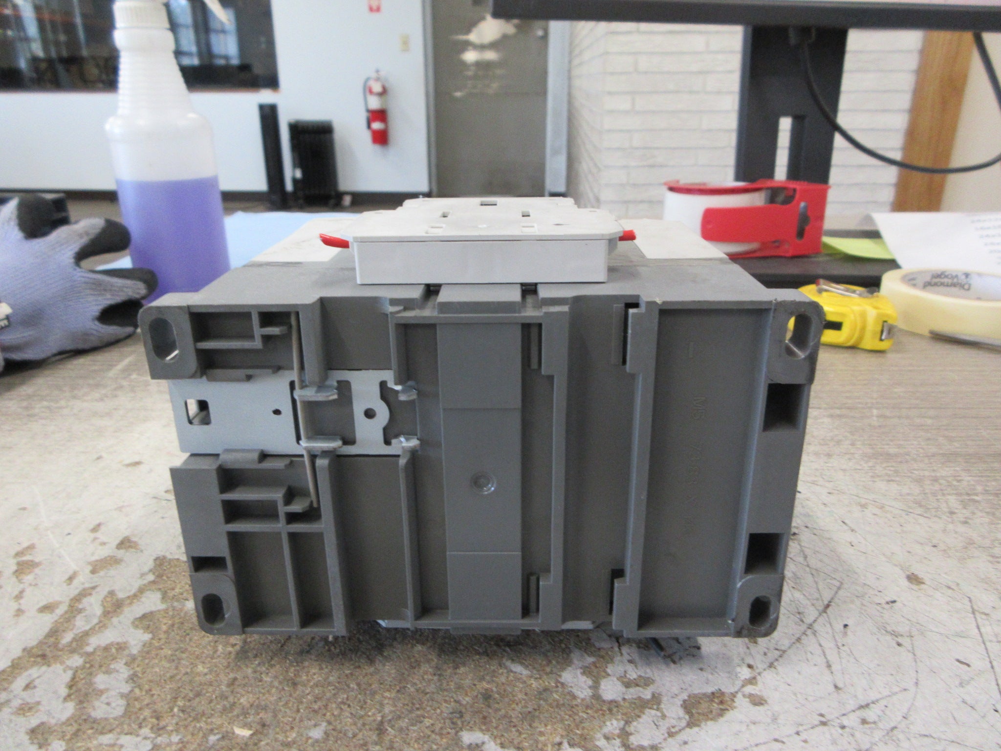 LS Metasol Size 4 Contactor MC-150a 24VDC Coil 250A 600V (2) Aux Contacts Used