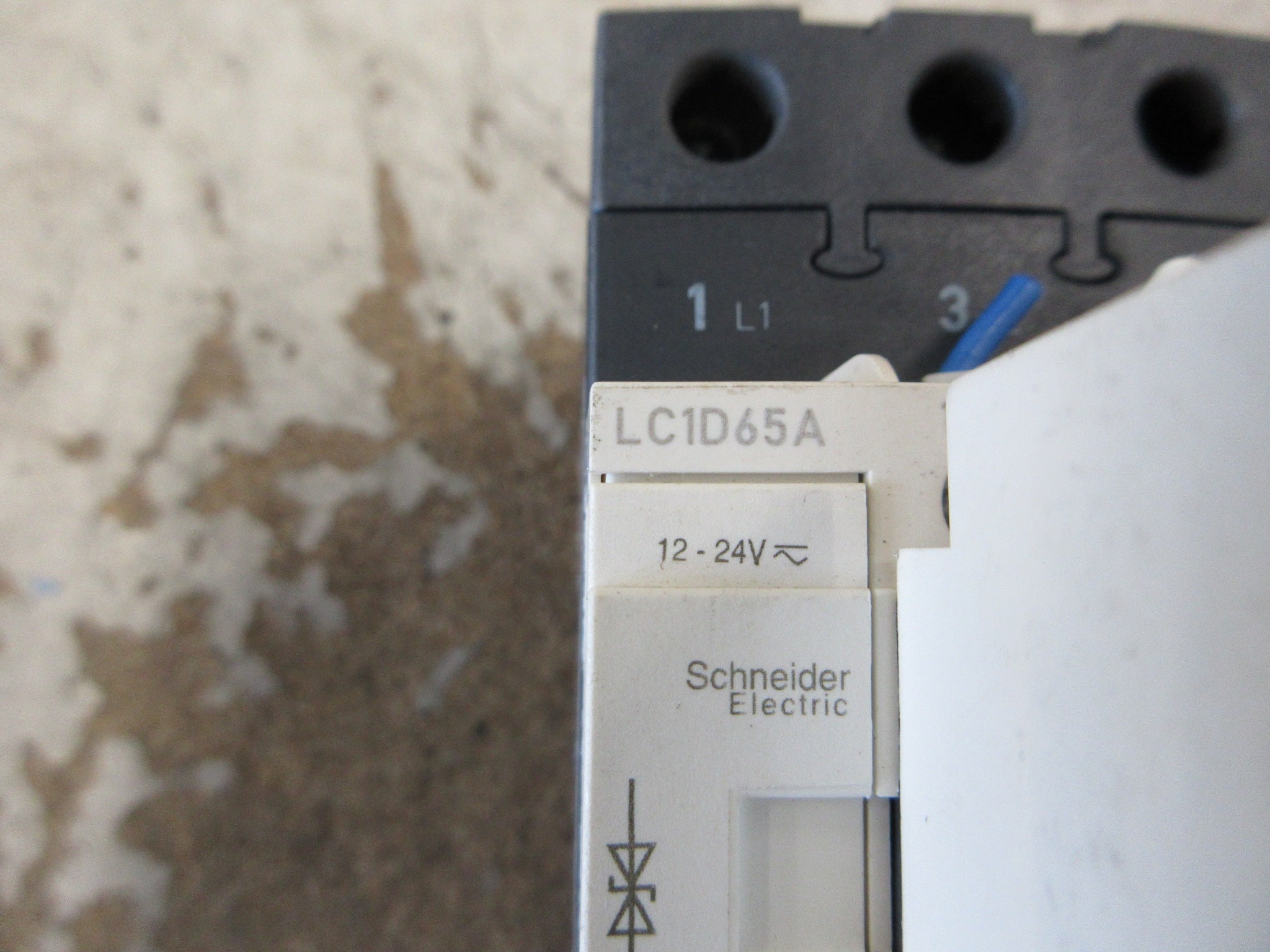 Schneider Electric Contactor LC1D65A 24VDC Coil 80A 600V Used