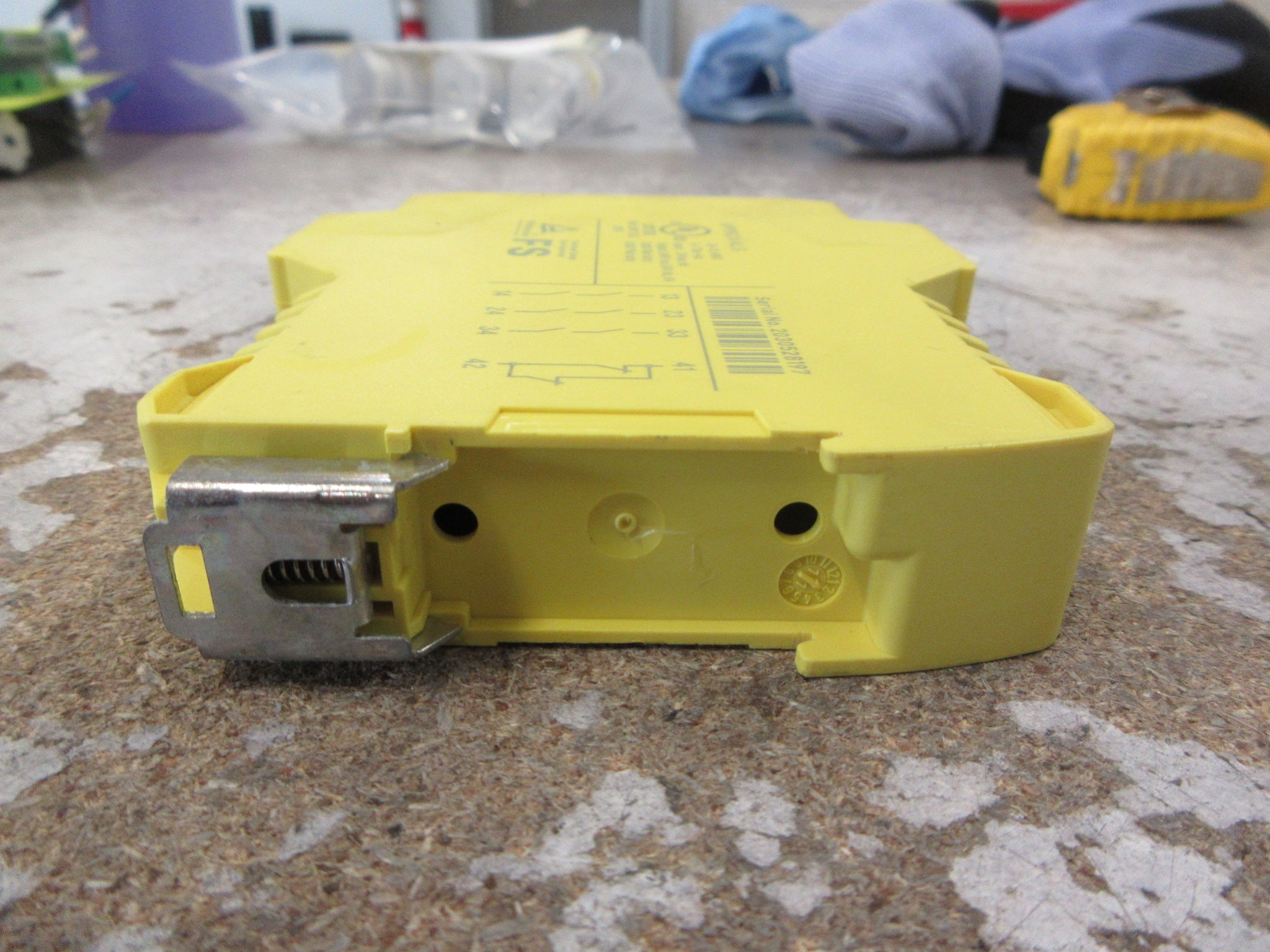 Phoenix Contact Safety Relay 2963763 PSR-SCP-24UC/ESA4/3X1/1X2/B Used