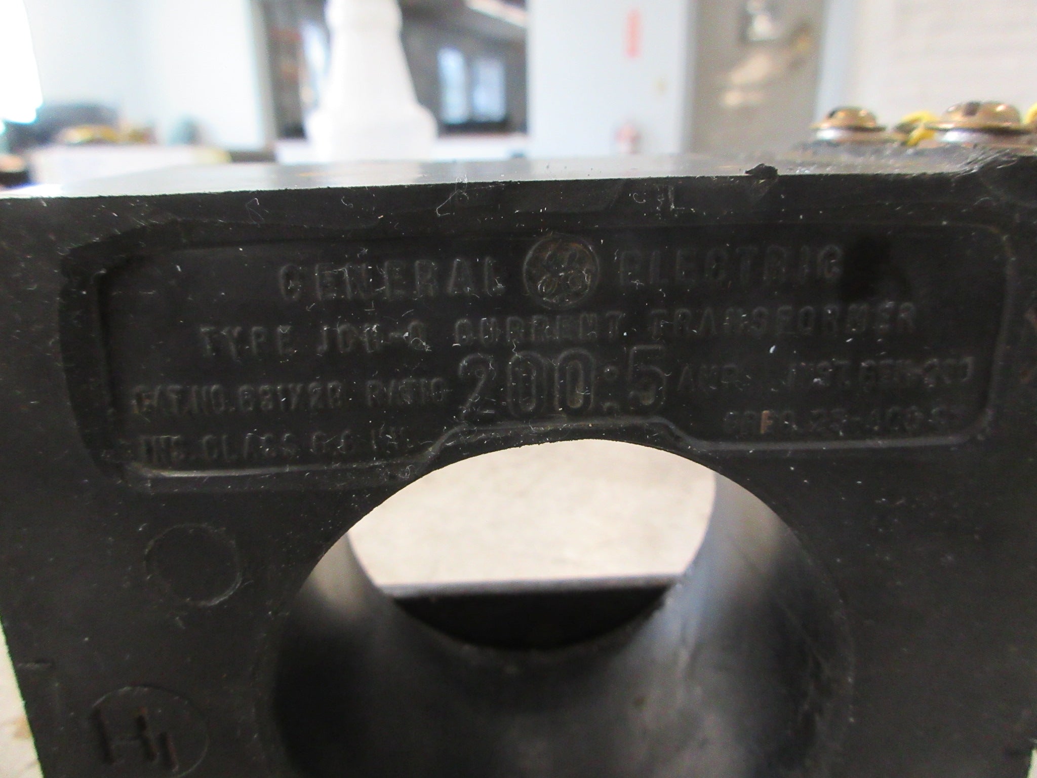 GE Current Transformer 631X29 Ratio 200:5A Used