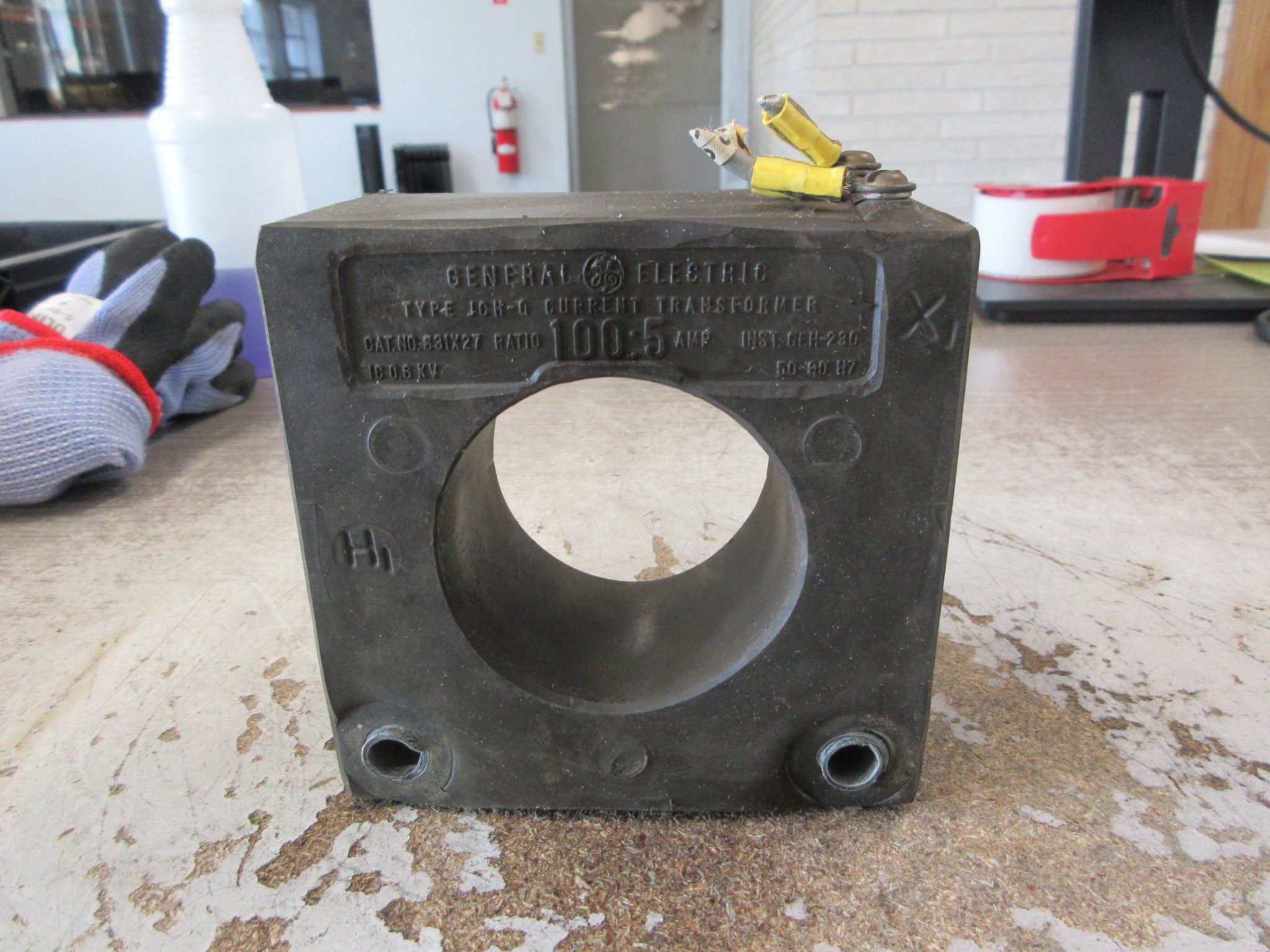 GE Type JCH-0 Current Transformer 631X27 Ratio 100:5A 600V 50-60Hz Used