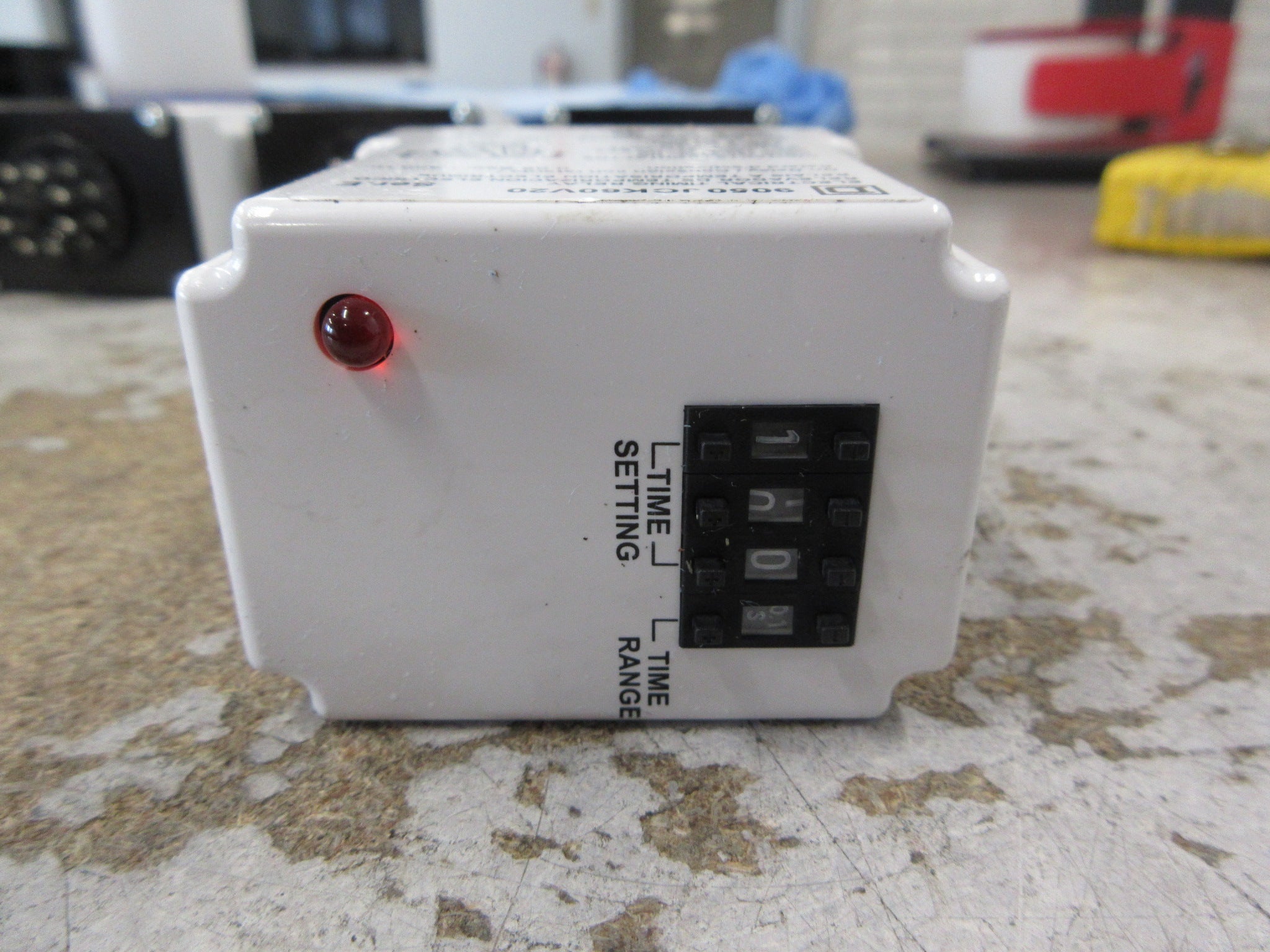Square D Timing Relay 9050 JCK60V20 Ser. E Range: 0.05 Sec - 999 Hr Used