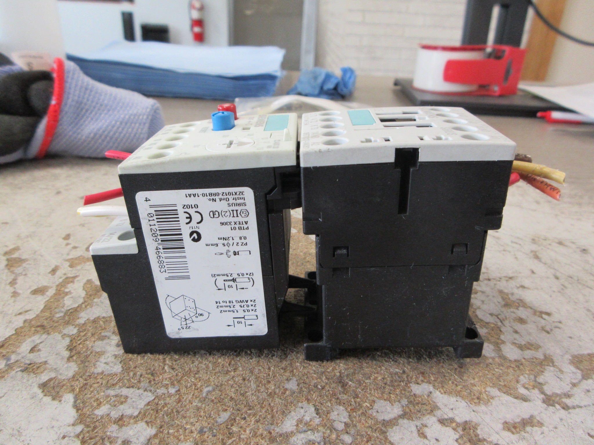 Siemens Starter 3RT1017-1AK61/3RB1015-2NB0 120V Coil Trip: 0.4-1.6A Used