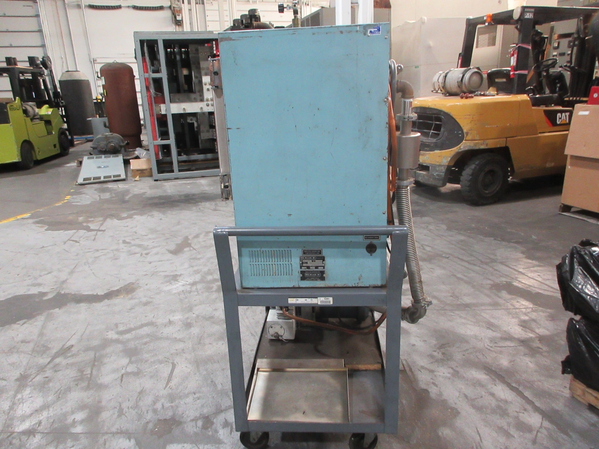Blue M Vacuum Oven POM-16VC-2 240V 1Ph 60Hz Temp: 500°F Pump: D8B 91256-2 Used