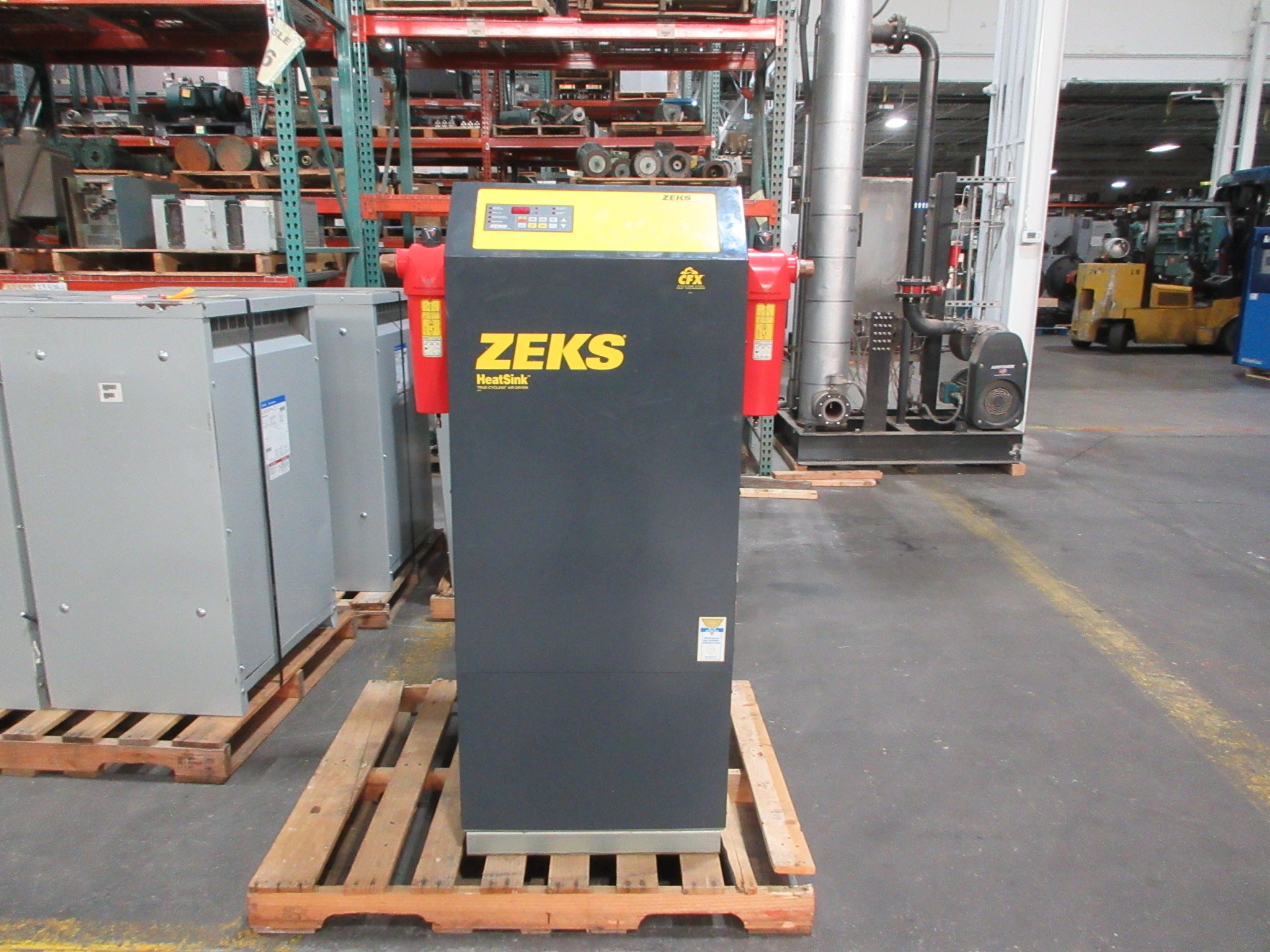 Zeks HeatSink True-Cycling Refrigerated Air Dryer 250HSGAF00 208V 3Ph 60Hz Used