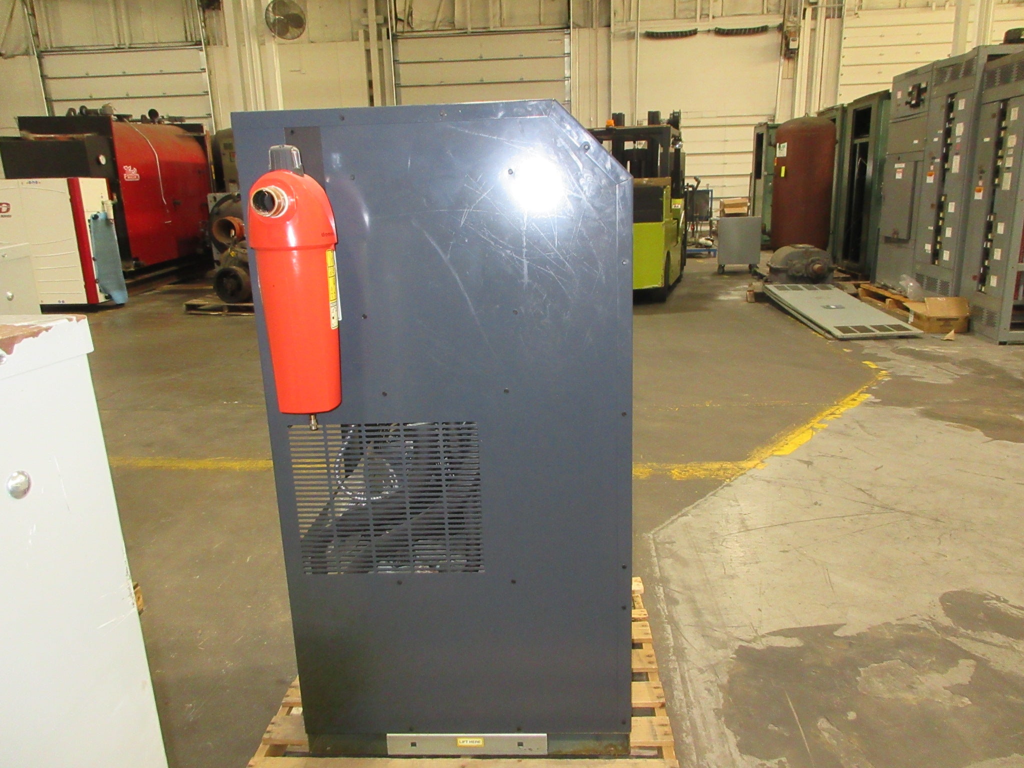 Zeks HeatSink True-Cycling Refrigerated Air Dryer 250HSGAF00 208V 3Ph 60Hz Used