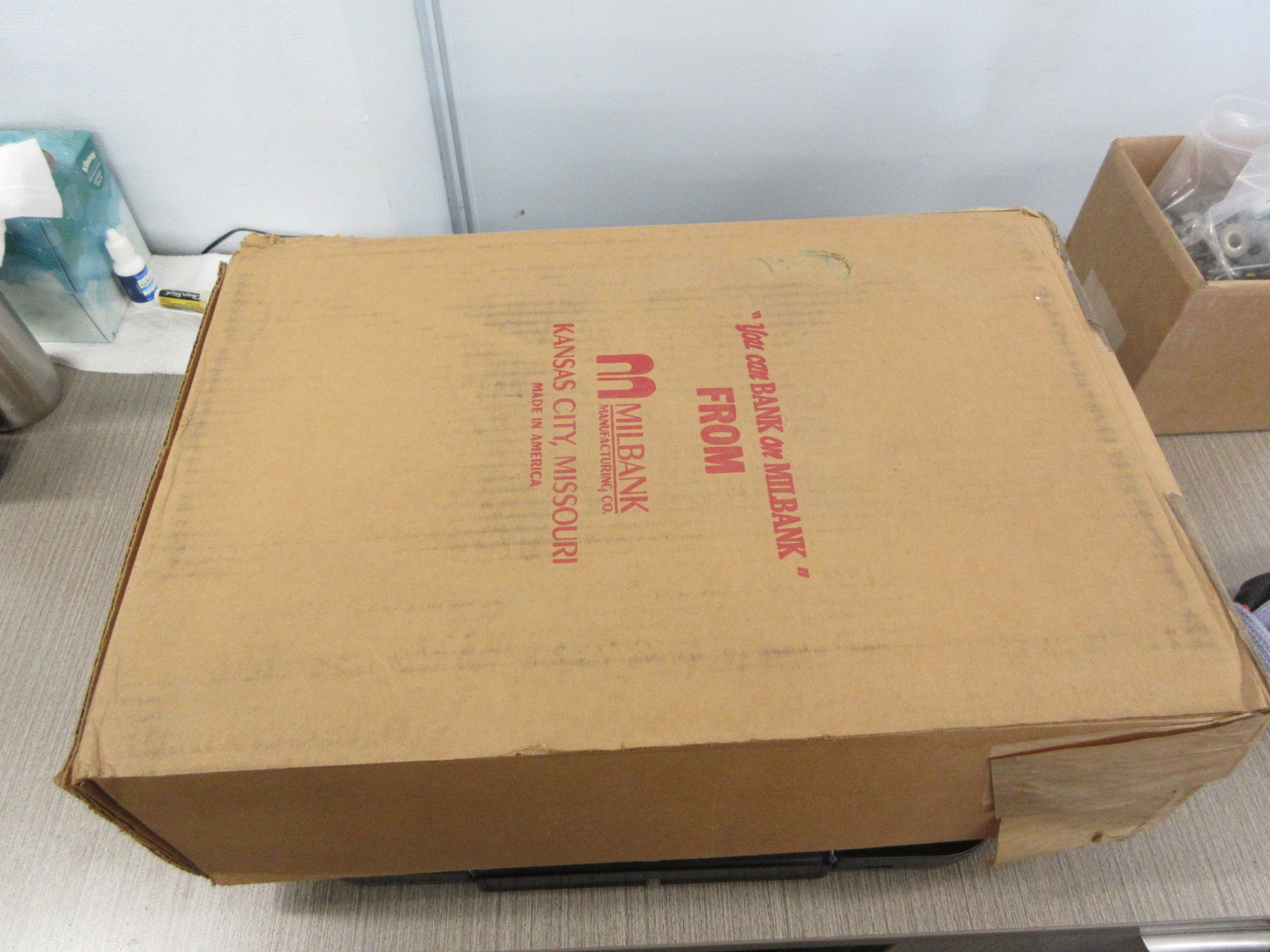 Milbank Bridge Z811468-SO *Box of 18* New Surplus