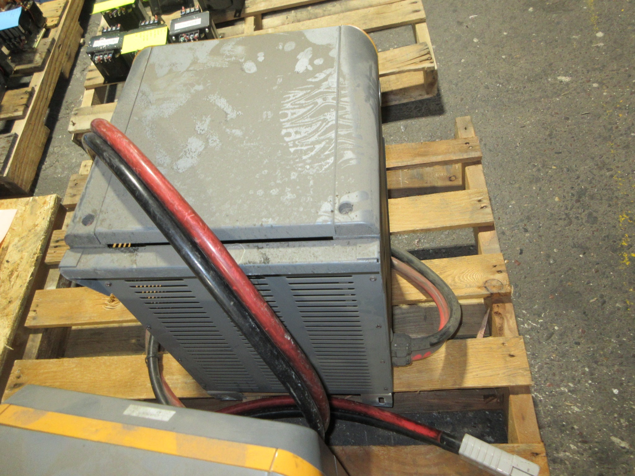 Enersys Battery Charger EI3-IN-4Y 1500AH Input: 480VAC Output: 24/36/48VDC Used