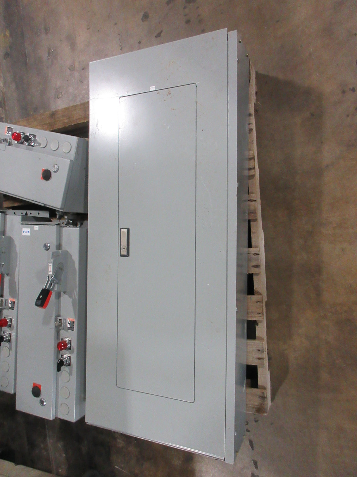 Eaton Main Breaker Circuit Breaker Panel PRL2A 100A Main 100A Max Used