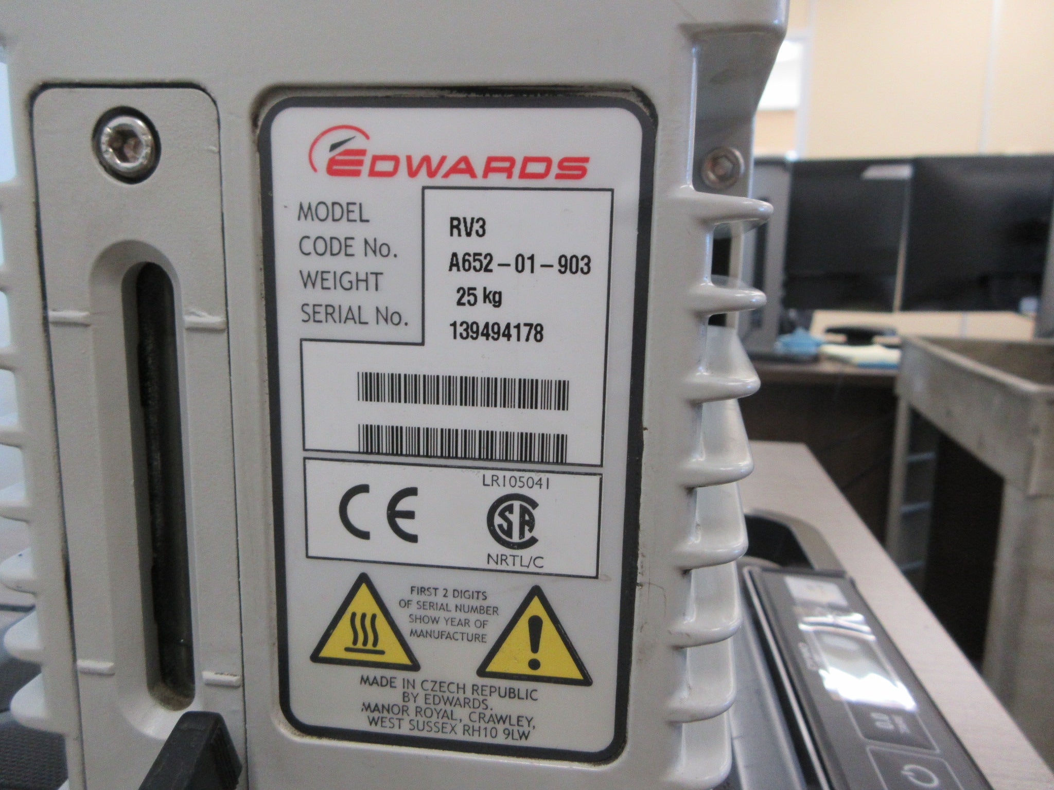 Edwards RV3 Rotary Vane Vacuum Pump A652-01-903 0.75HP 120/240V Used