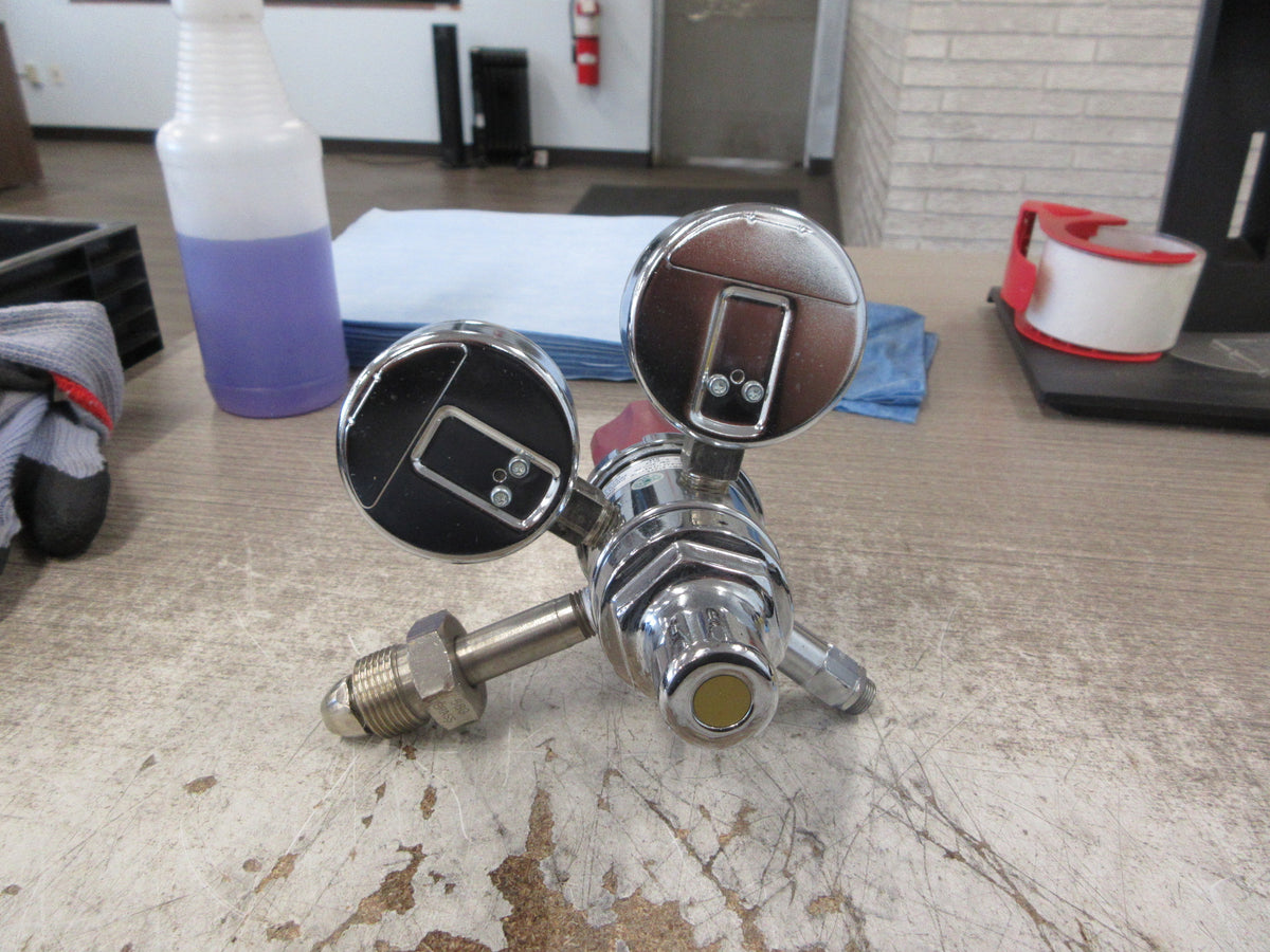 ProStar Platinum Gas Regulator PRX21223 Ranges: 0-60 PSI 0-4000 PSI Used