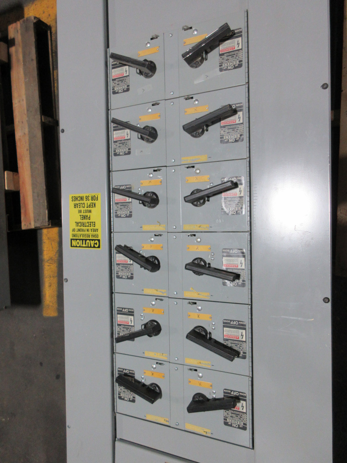 Siemens ITE Series FPP Panelboard F4ML4100SBM 225A 480Y/277V 3Ph 4W Used