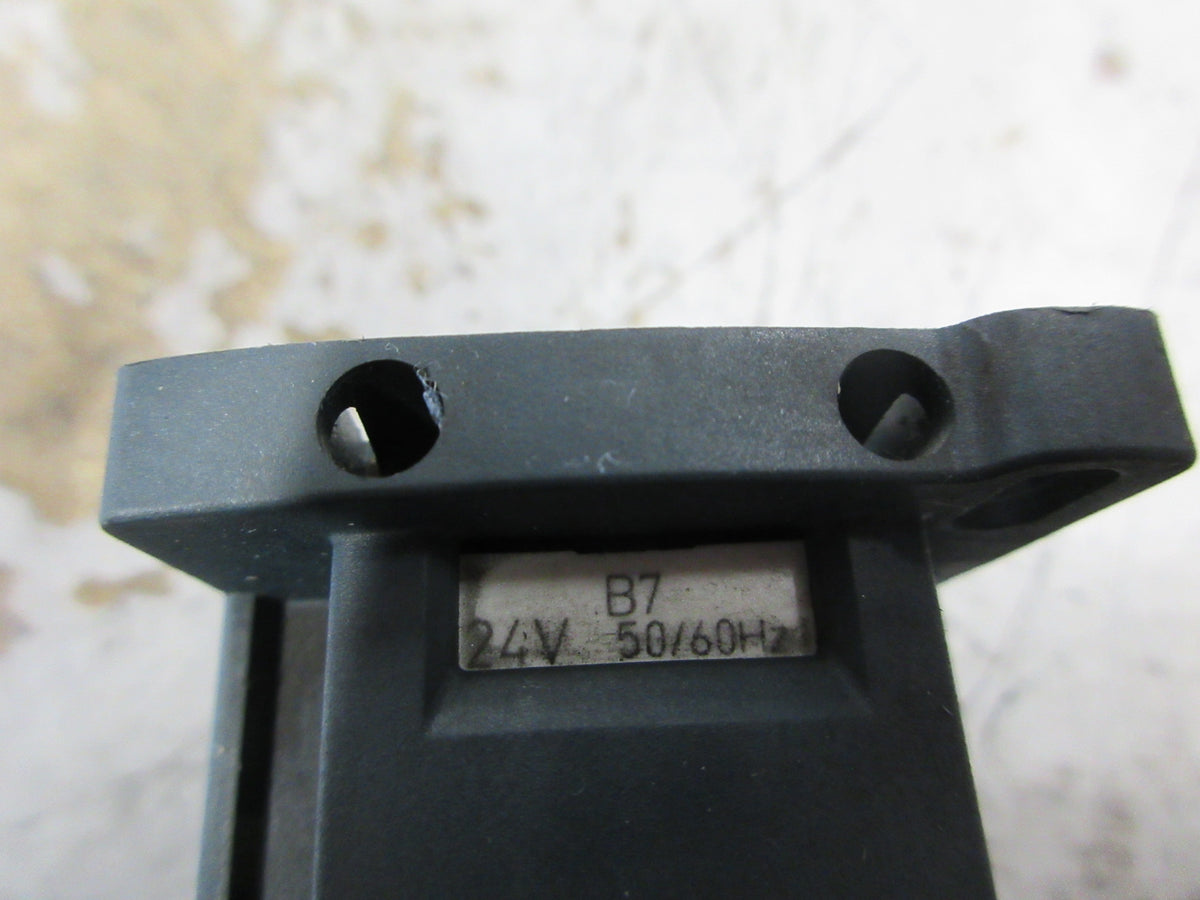 Telemecanique Contactor LC1 D18 24V Coil 32A 600V Used