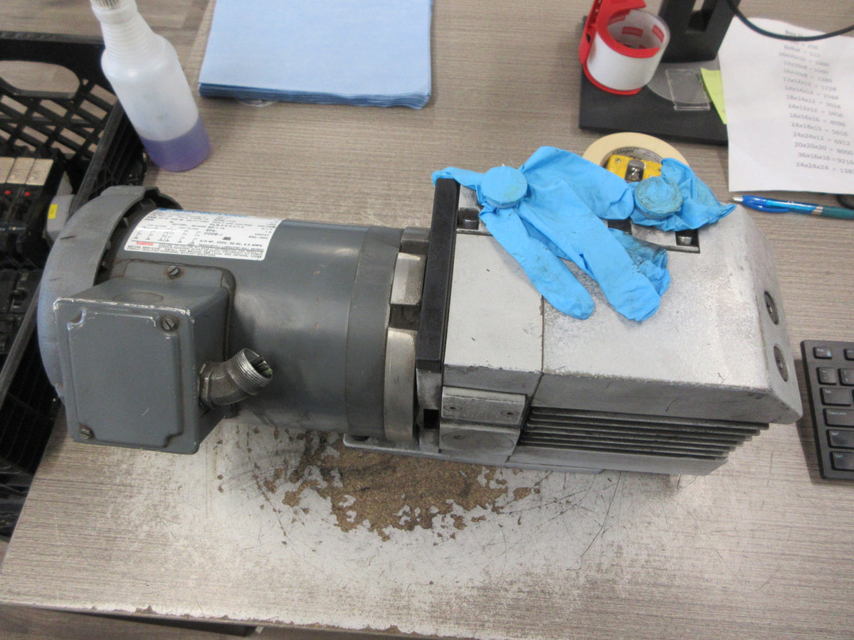 Leybold D8B Trivac Vacuum Pump 91256-2 8 m3/h 1HP 1725RPM 200-230/460V 3Ph Used