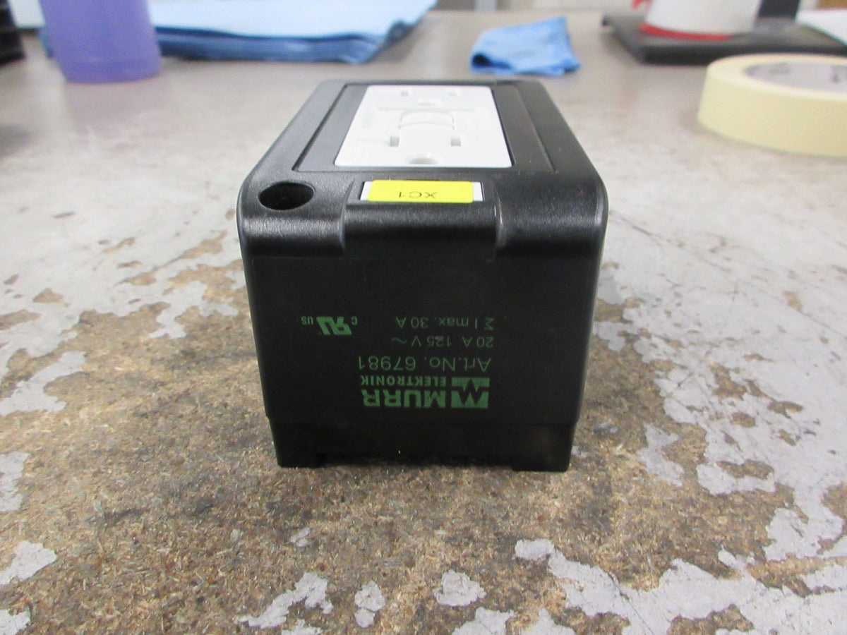 Murr Duplex Receptacle 67981 20A 125V Used