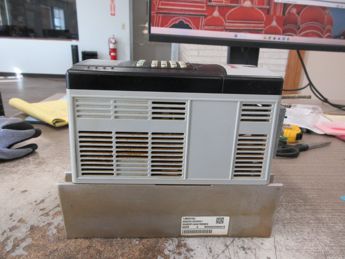 Allen-Bradley PowerFlex 70 AC Drive 20AD2P1A0AYNNNC0 Ser. A 1HP 3Ph Used