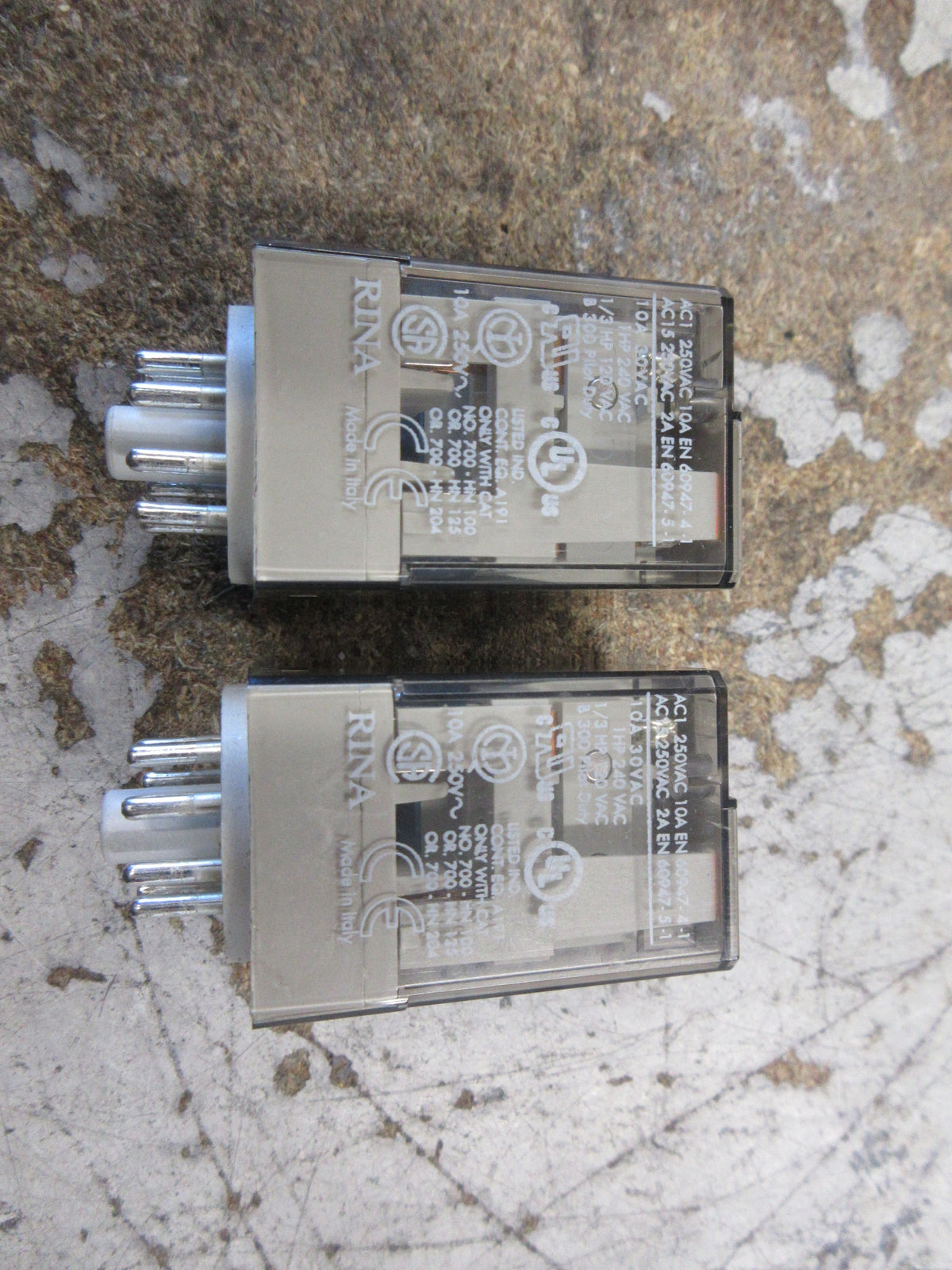 Allen-Bradley Relay 700-HA32Z24 Ser. D 24VDC *Lot of 2* Used