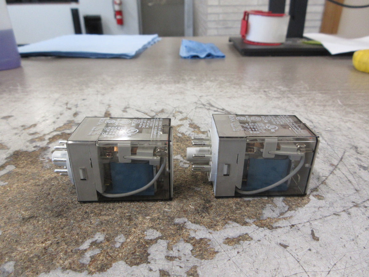 Allen-Bradley Relay 700-HA32Z24 Ser. D 24VDC *Lot of 2* Used