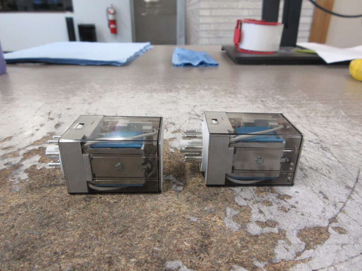 Allen-Bradley Relay 700-HA32Z24 Ser. D 24VDC *Lot of 2* Used
