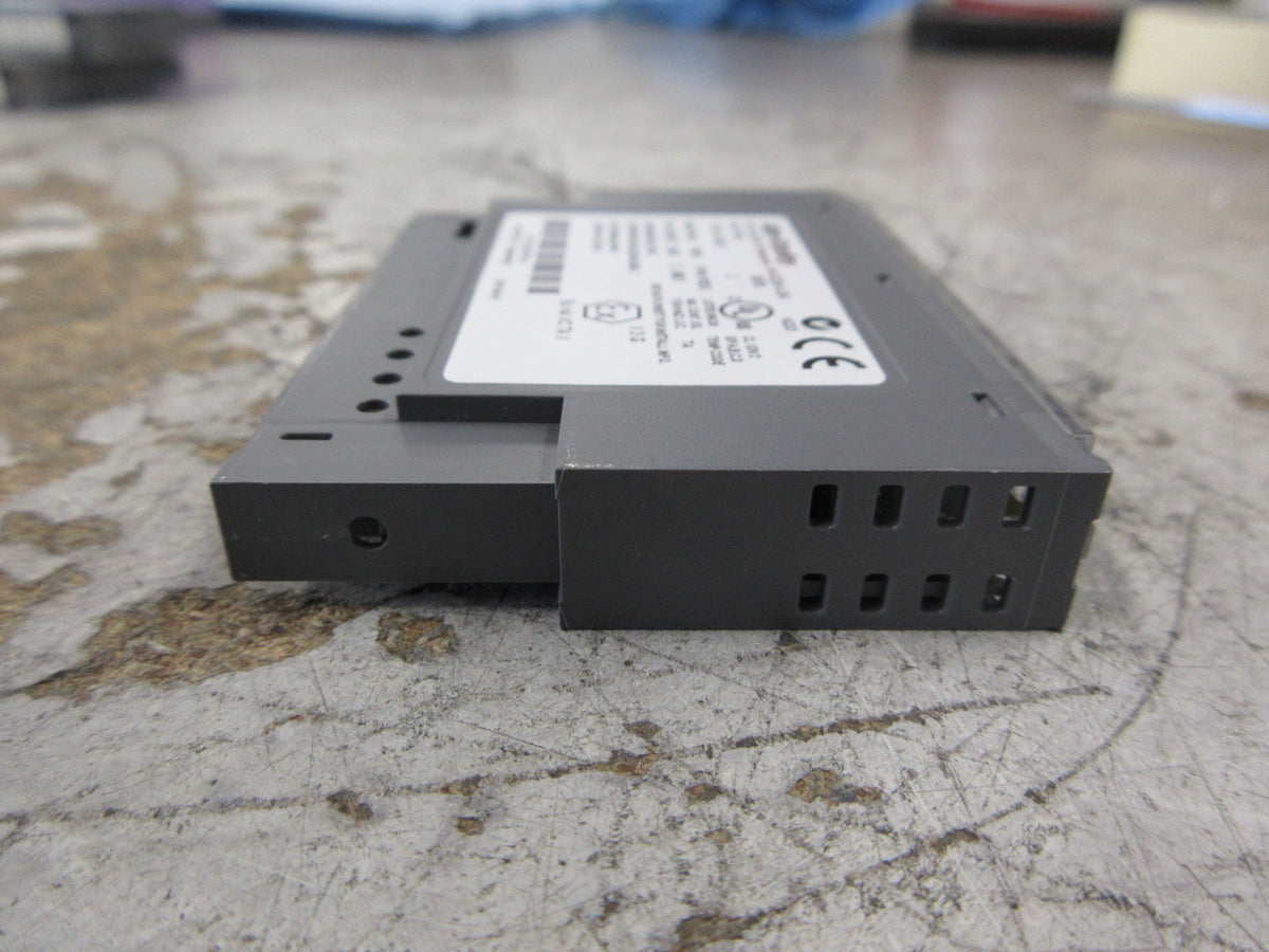 Allen-Bradley Analog Output Module 1734-0E4C Ser. C Rev. A01 F/W Rev. 3.001 Used