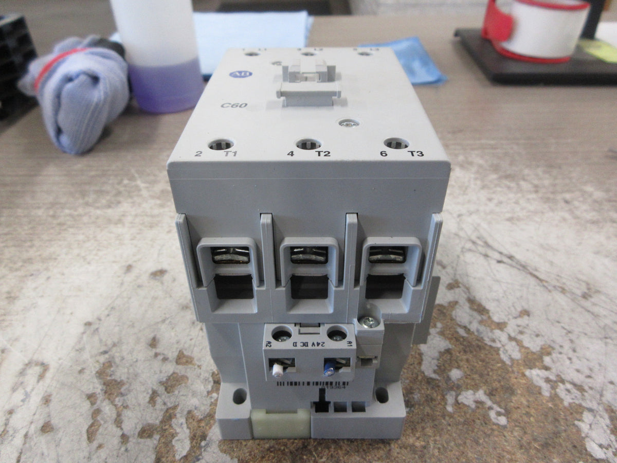 Allen-Bradley Contactor 100-C60D*00 Ser. B 24VDC Coil 90A 600V Used