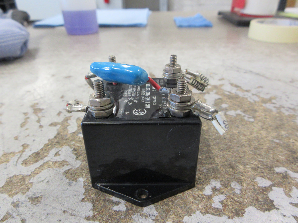 Square D AC Line Protector 587B051 120VAC 5A Used