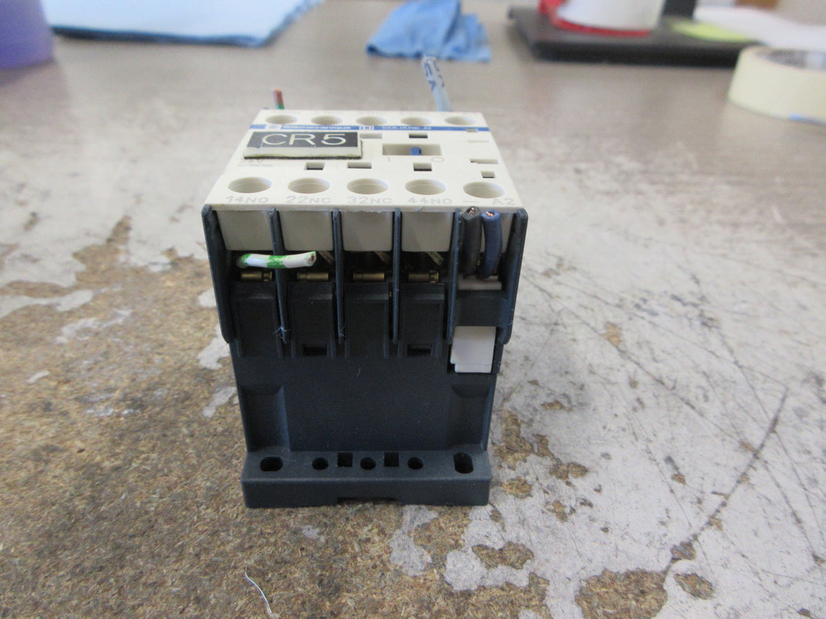 Telemecanique Contactor CA3KN 22BD 24DC Coil Used