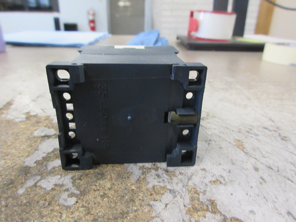 Telemecanique Contactor CA3KN 22BD 24DC Coil Used