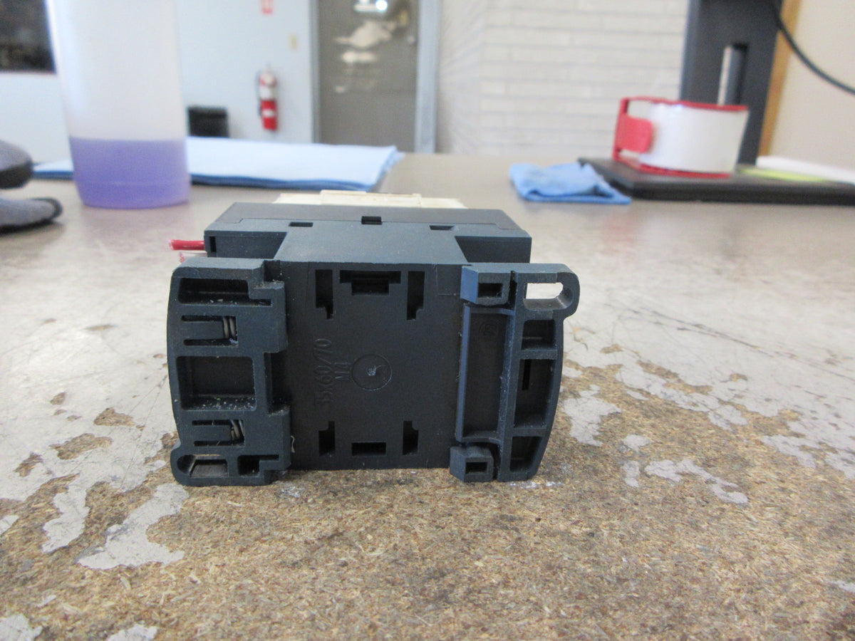 Schneider Electric Contactor LC1D12 120V Coil 25A 600V Used