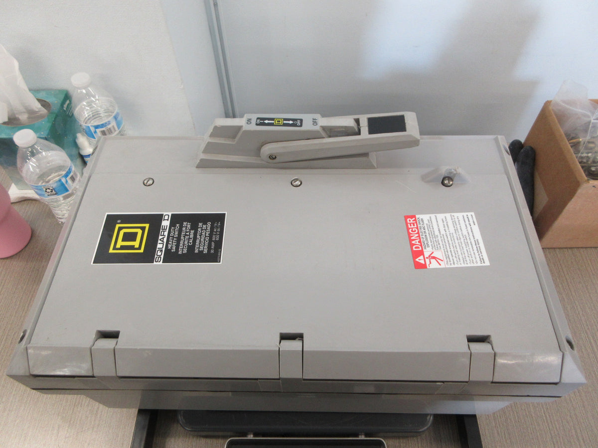 Square D Heavy Duty 4X Fusible Safety Switch/Disconnect H361DX Ser. F01 30A Used