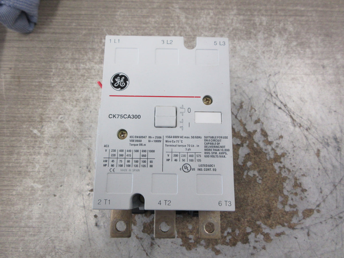 GE Contactor CK75CA300 120V Coil 156A 600V 50/60Hz (1) Aux Contact Used