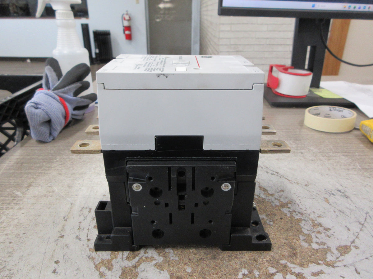 GE Contactor CK75CA300 120V Coil 156A 600V 50/60Hz (1) Aux Contact Used