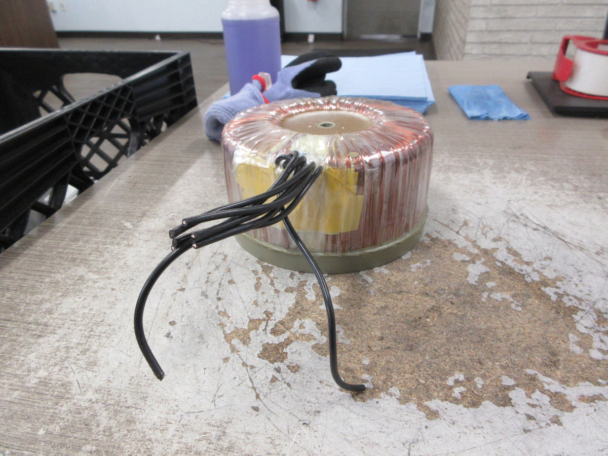 Optelec Isolating Transformer 34000375WA_AD 1050VA Pri: 480V Sec: 120-230V Used